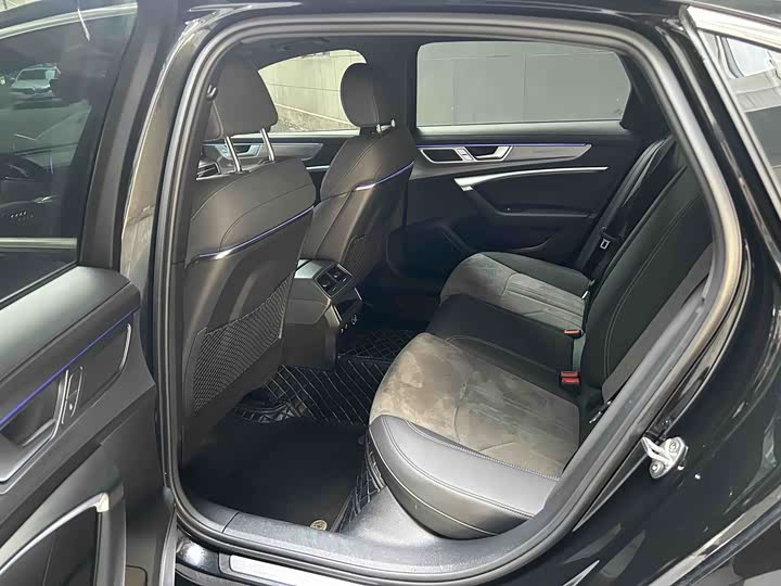 Фото 6 - Audi A6L