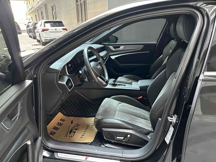 Фото 9 - Audi A6L