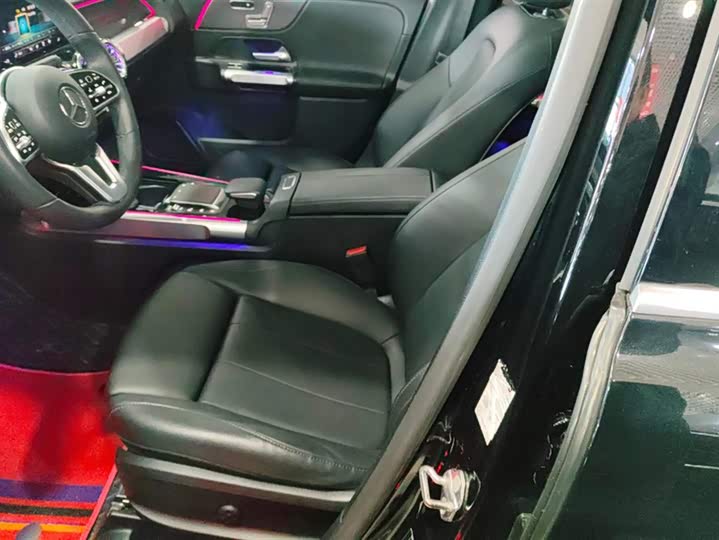 Фото 9 - Mercedes-Benz GLB-Class