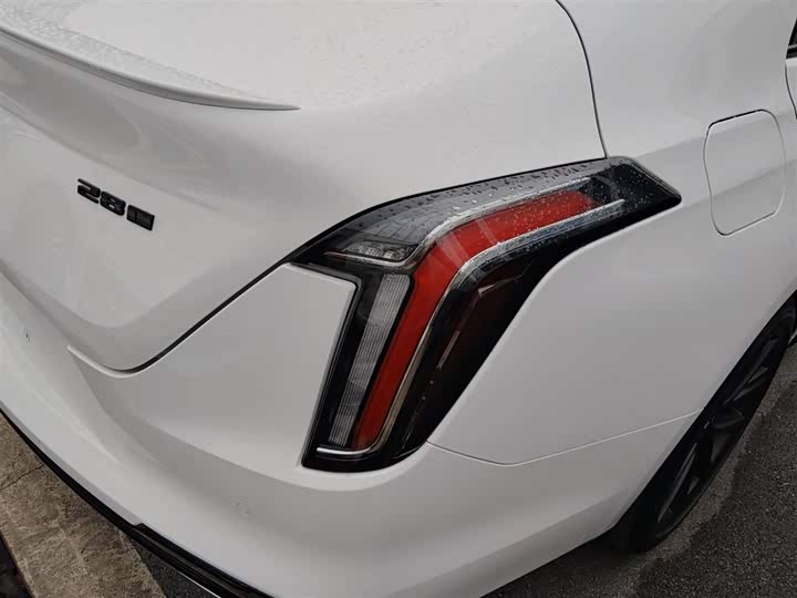 Фото 8 - Cadillac CT4