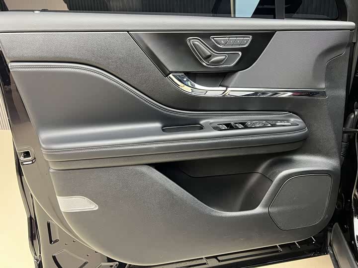 Фото 8 - Lincoln Corsair