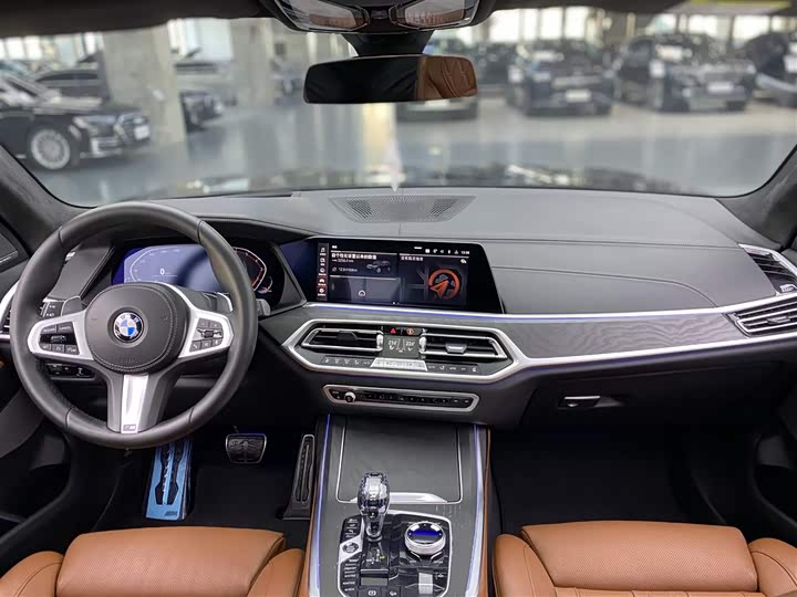 Фото 8 - BMW X7