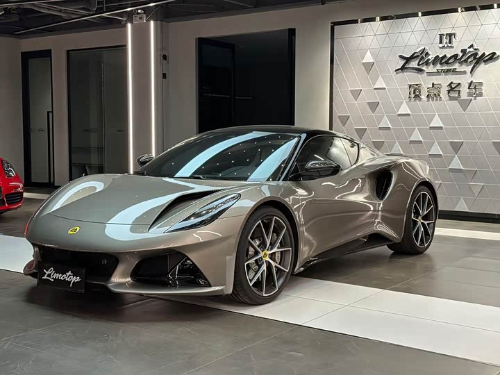 Фото 1 - Lotus Emira