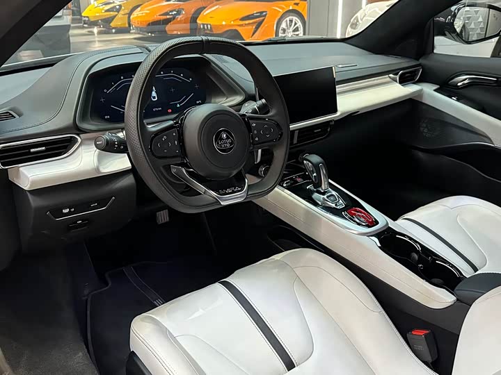 Фото 7 - Lotus Emira