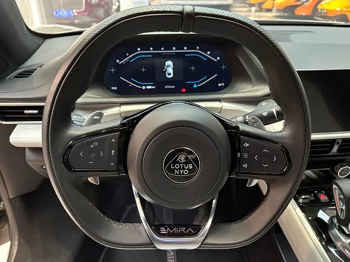 Фото 9 - Lotus Emira