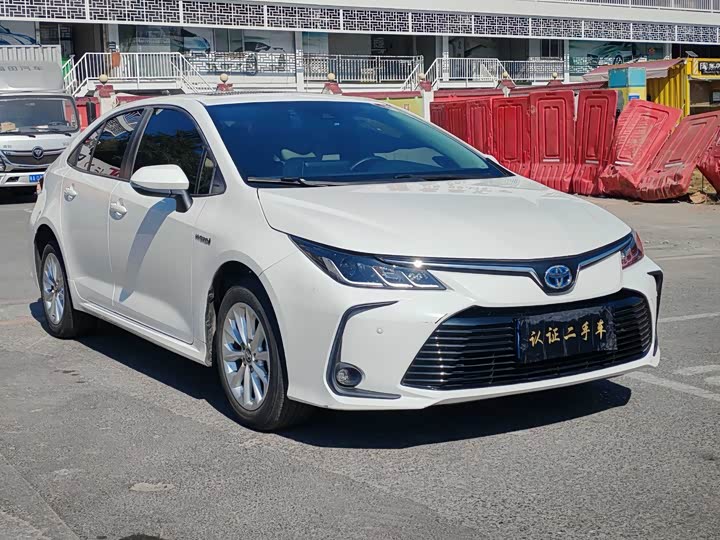 Фото 3 - Toyota Corolla