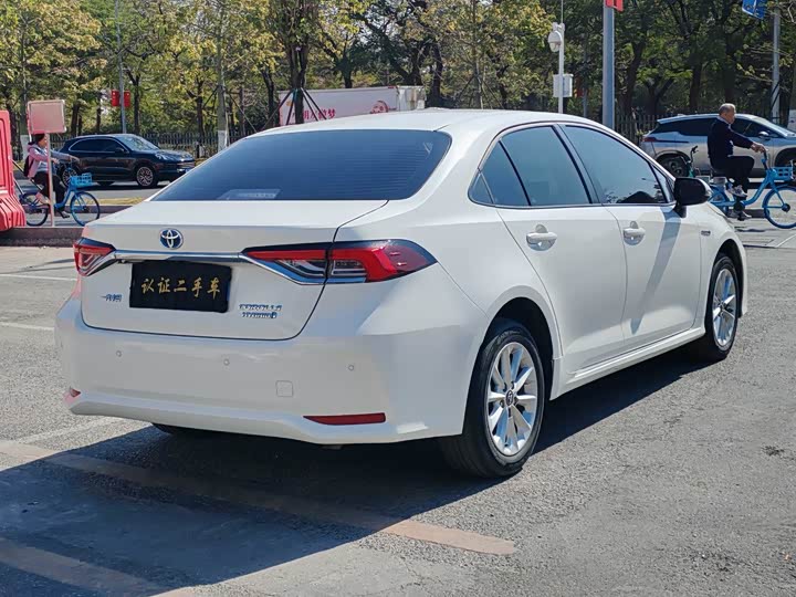 Фото 6 - Toyota Corolla