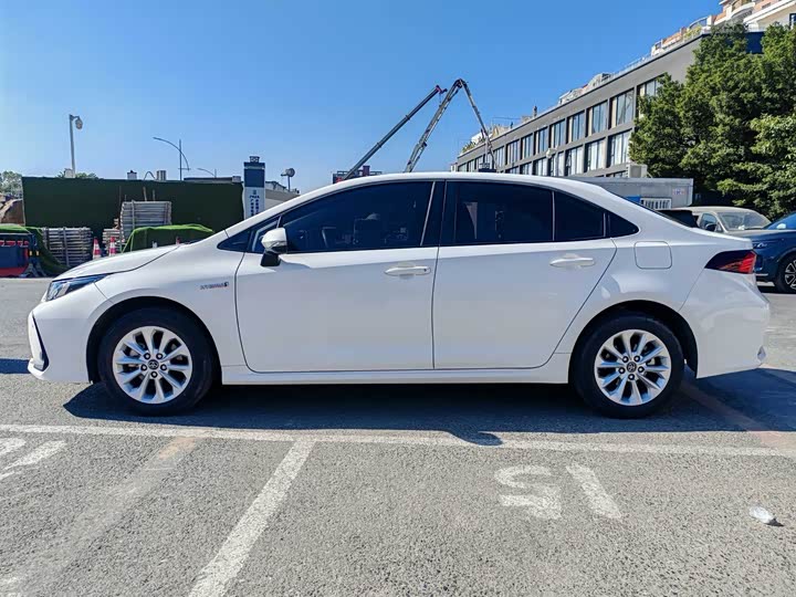 Фото 7 - Toyota Corolla