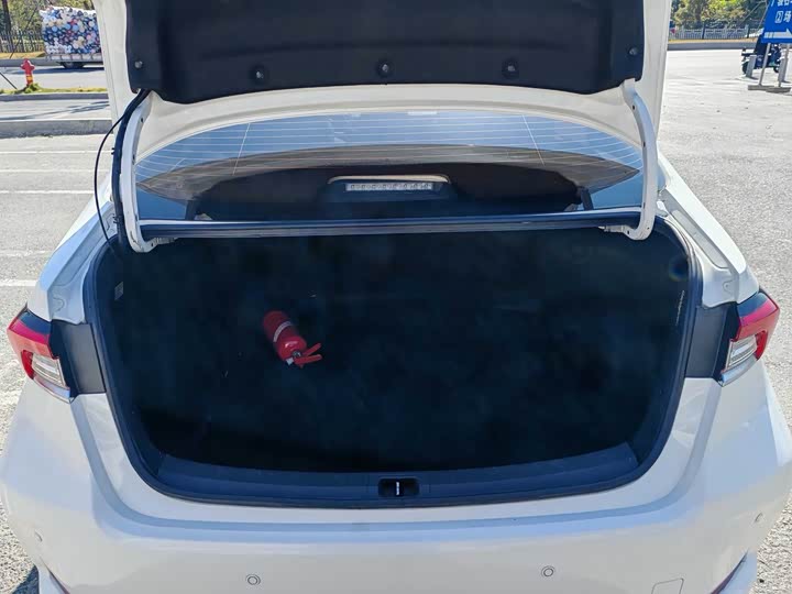 Фото 9 - Toyota Corolla