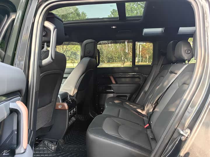 Фото 8 - Land Rover Defender