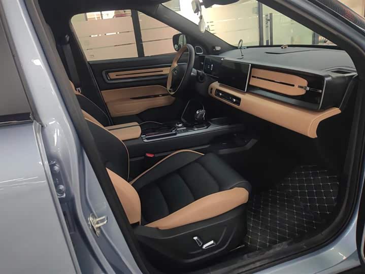 Фото 8 - Geely Icon