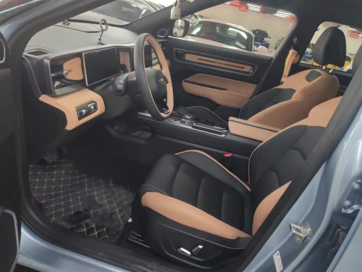 Фото 9 - Geely Icon