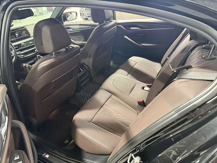 Фото 3 - BMW 5 Series