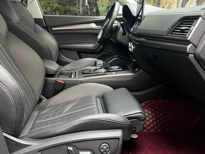 Фото 4 - Audi Q5L