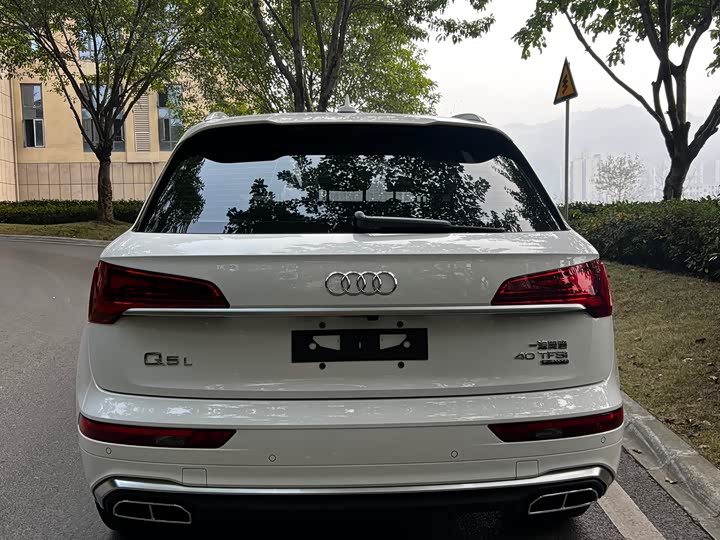 Фото 9 - Audi Q5L