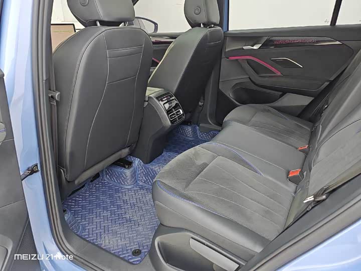 Фото 4 - Volkswagen Tiguan L Pro