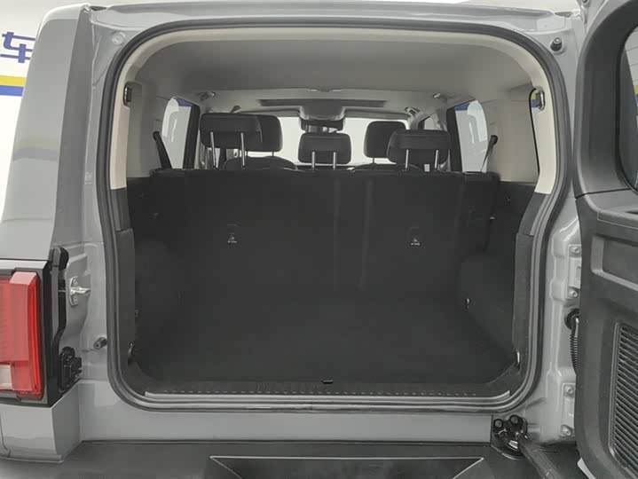 Фото 4 - Tank 300