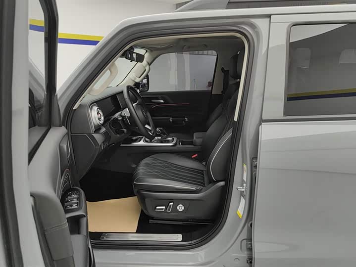 Фото 9 - Tank 300