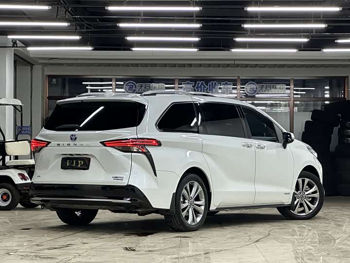 Фото 5 - Toyota Sienna