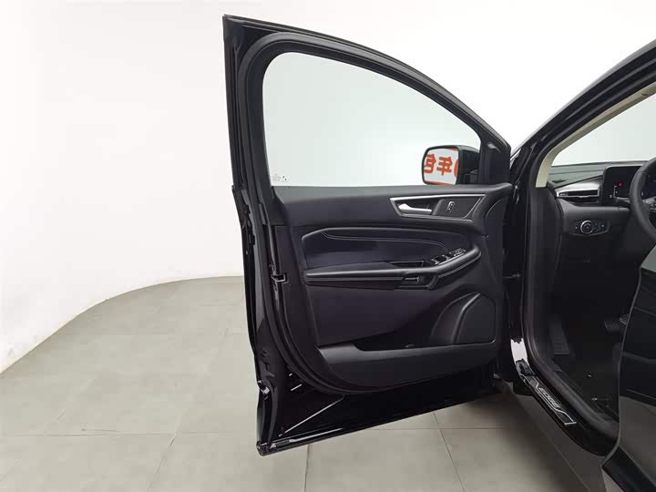 Фото 8 - Ford Edge