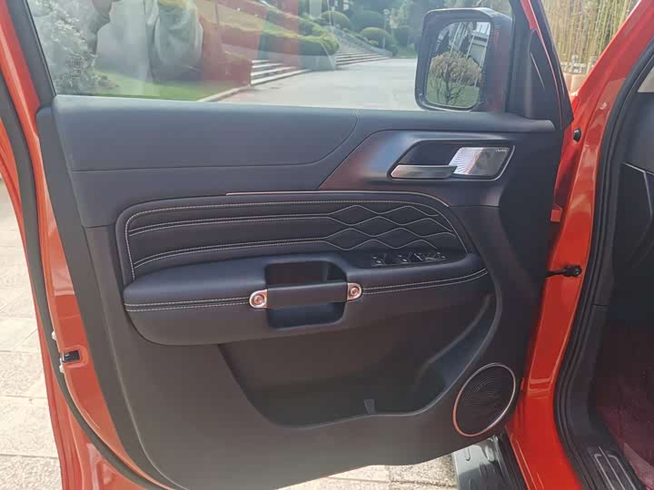 Фото 8 - Tank 300