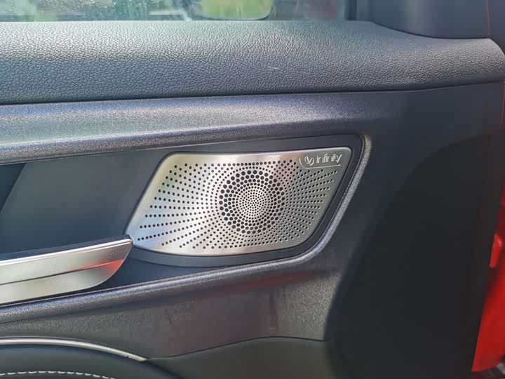 Фото 9 - Tank 300