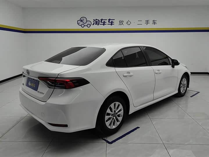 Фото 3 - Toyota Corolla