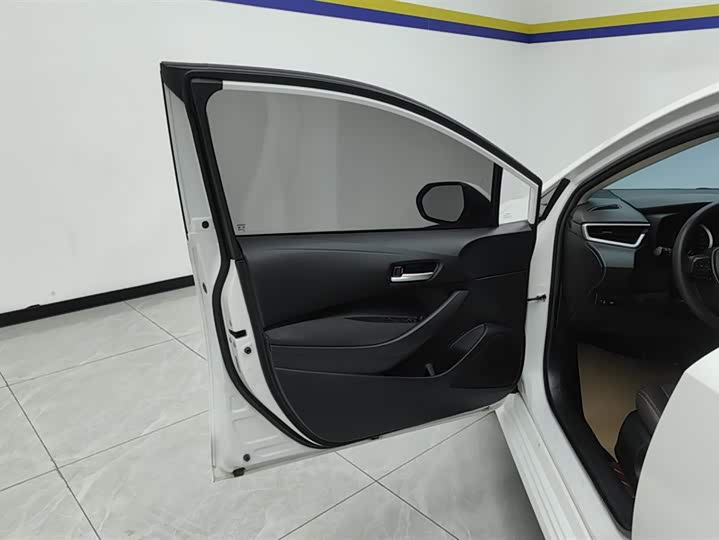 Фото 7 - Toyota Corolla