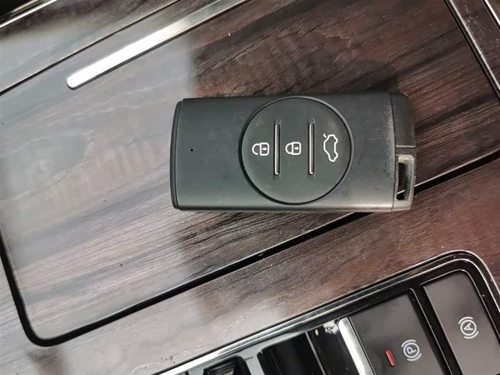 Фото 9 - Exeed VX