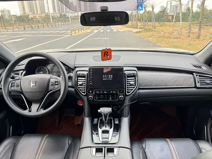 Фото 8 - Honda UR-V