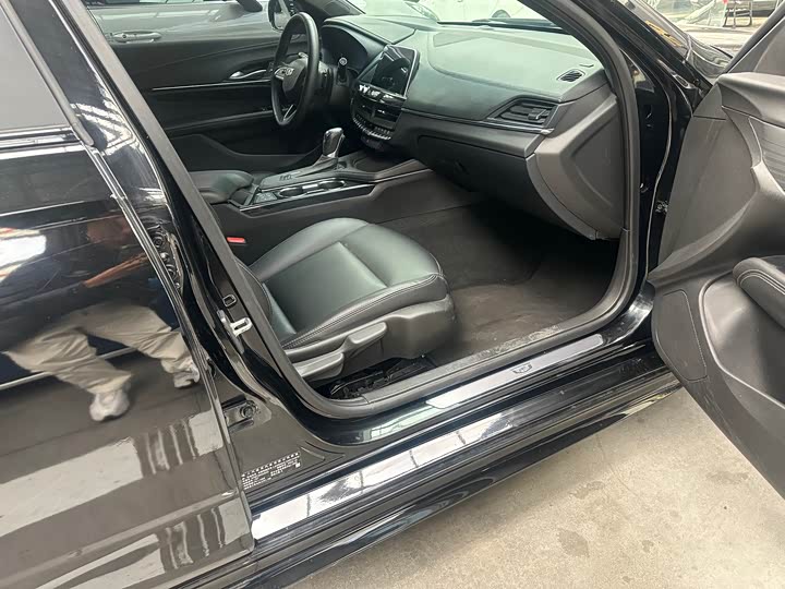 Фото 7 - Cadillac CT4