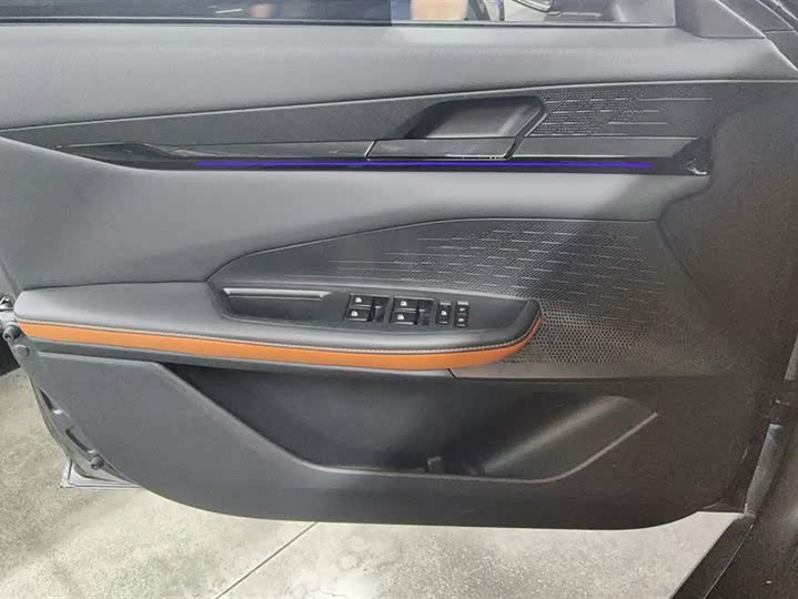 Фото 7 - Changan UNI-V