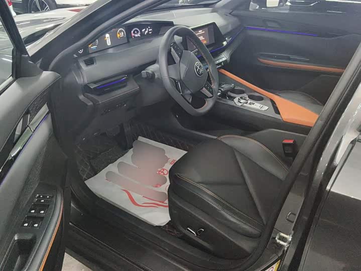 Фото 9 - Changan UNI-V