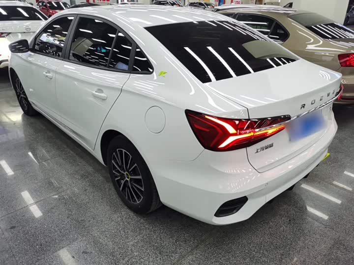 Фото 5 - Roewe i5