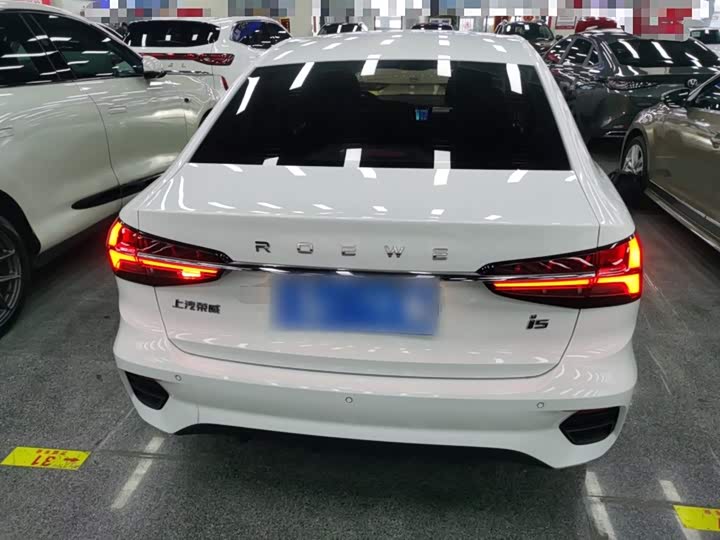 Фото 6 - Roewe i5