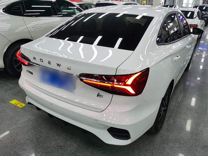 Фото 7 - Roewe i5