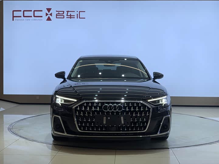 Фото 2 - Audi A8