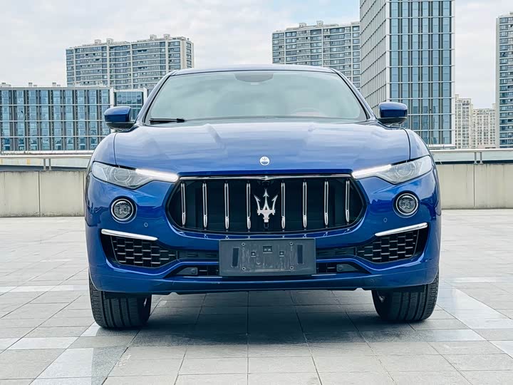 Фото 2 - Maserati Levante