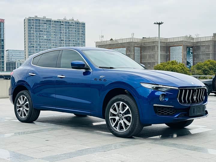 Фото 3 - Maserati Levante