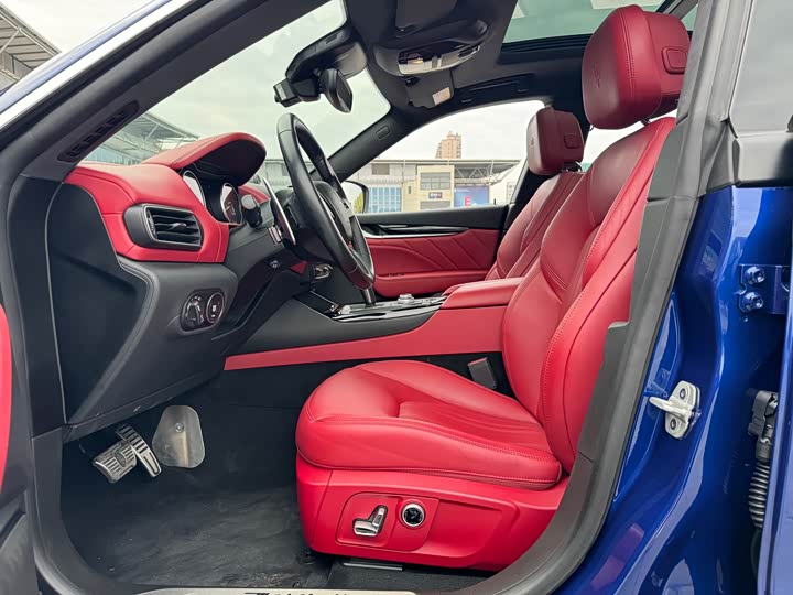 Фото 4 - Maserati Levante