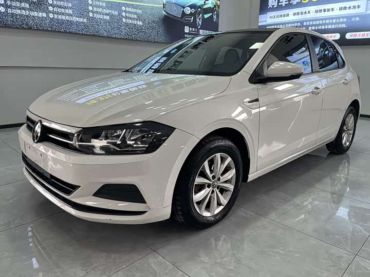 Фото 1 - Volkswagen Polo