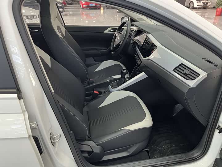 Фото 5 - Volkswagen Polo