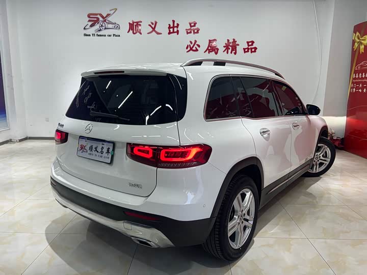 Фото 8 - Mercedes-Benz GLB-Class