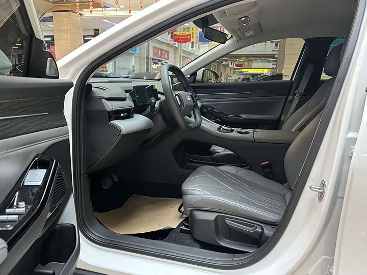 Фото 3 - Geely Galaxy L6