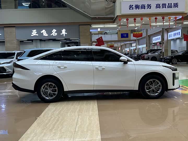 Фото 4 - Geely Galaxy L6
