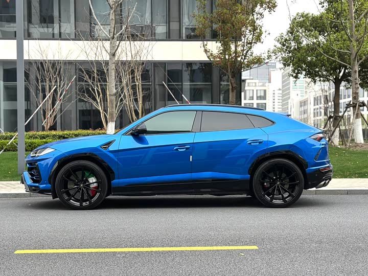 Фото 7 - Lamborghini Urus