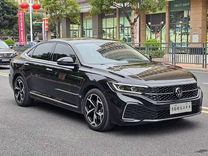 Фото 3 - Volkswagen Passat