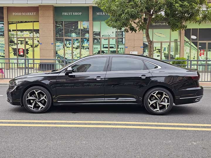 Фото 4 - Volkswagen Passat