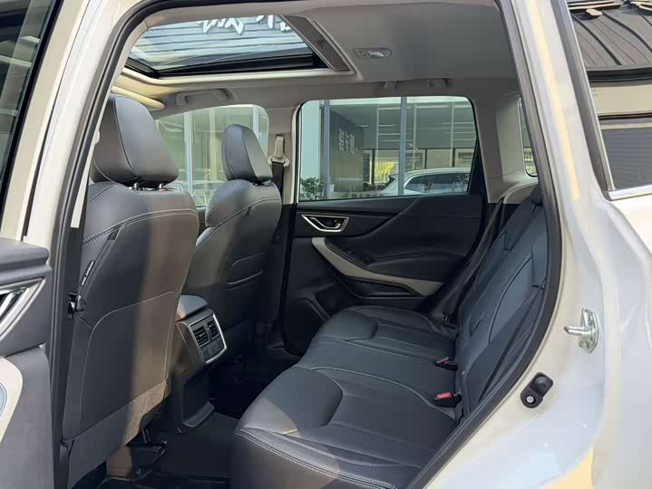 Фото 8 - Subaru Forester