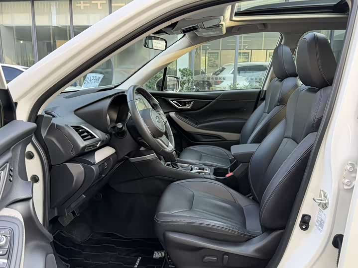 Фото 9 - Subaru Forester